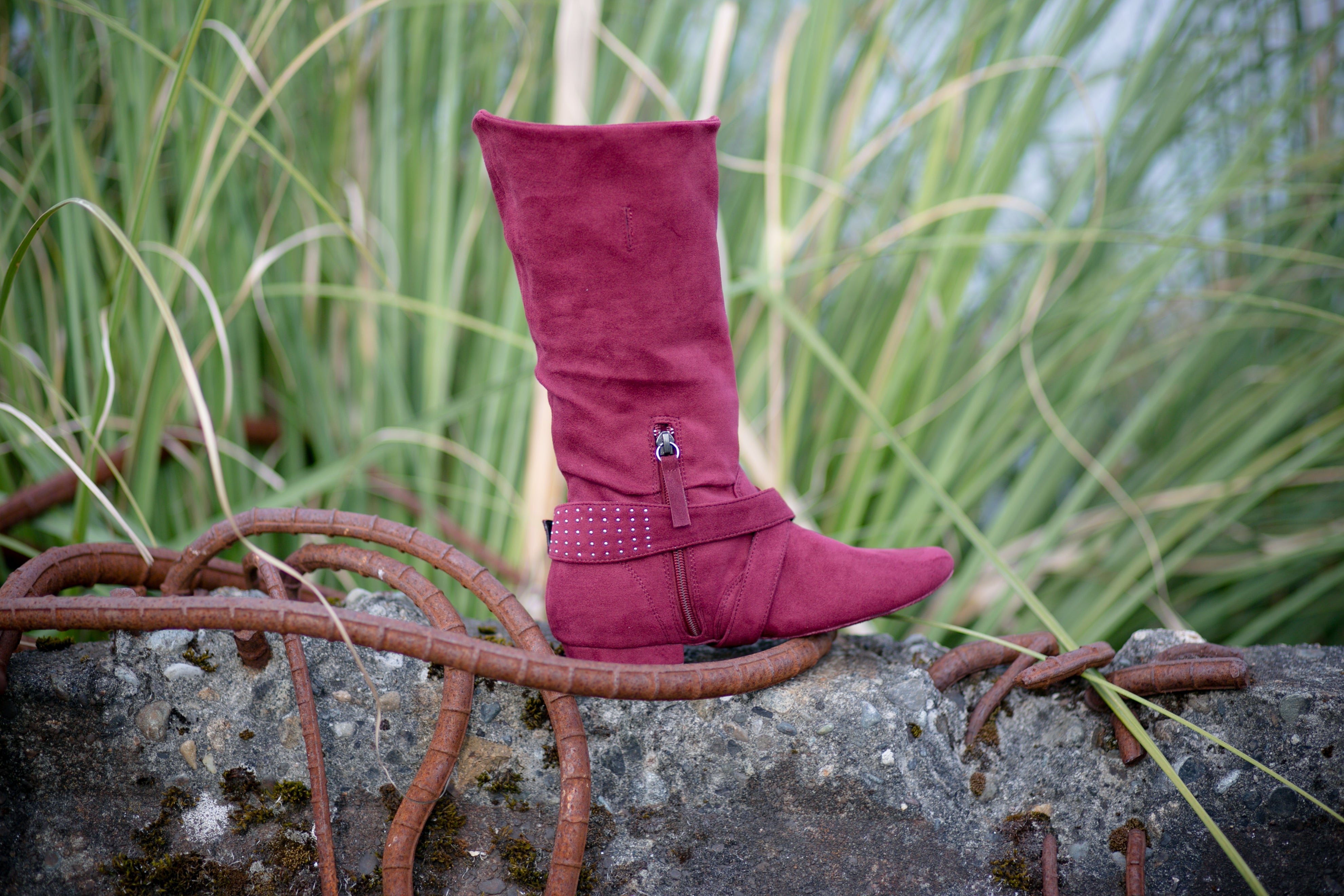 Aurora dance boots burgundy folded up with strap, zipper